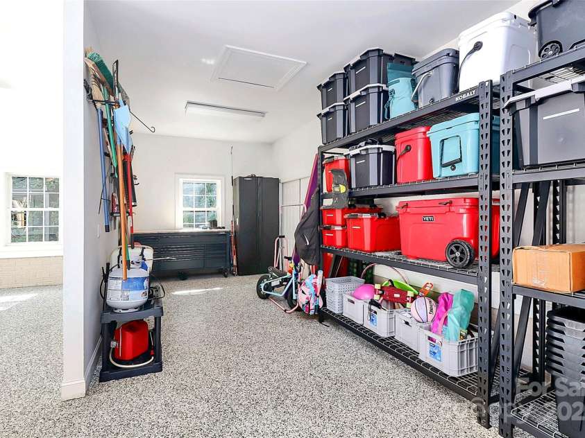 906 Colonial Drive, Albemarle, NC 28001.  MLS# CAR4288593, YatesRealty ID 32125. 