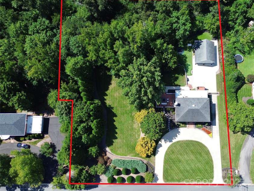 906 Colonial Drive, Albemarle, NC 28001.  MLS# CAR4288593, YatesRealty ID 32125. 