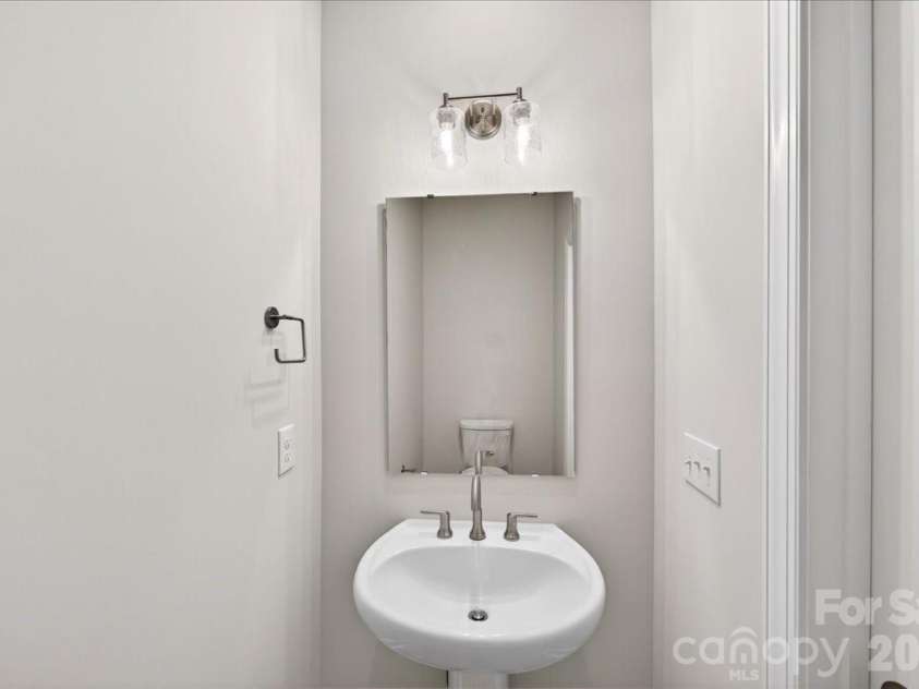 12015 Elsa Lane, Charlotte, NC 28277.  MLS# CAR4396074, YatesRealty ID 32126. Second floor powder