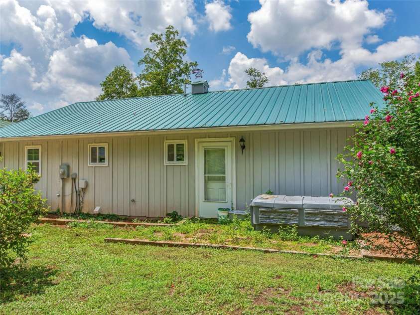 259 Ive Bright Drive, Forest City, NC 28043.  MLS# CAR4279932, YatesRealty ID 32126. 