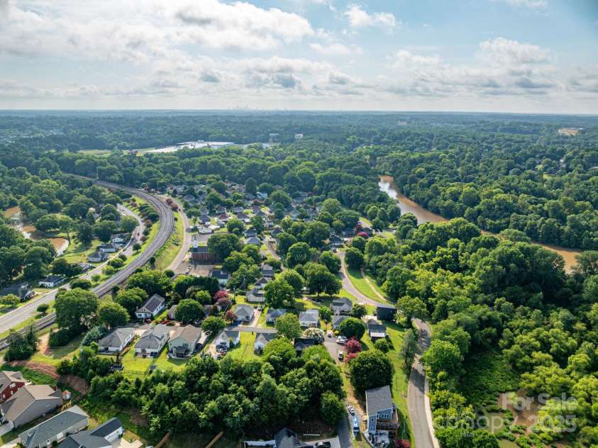 109 Riverside Drive, Cramerton, NC 28032.  MLS# CAR4281252, YatesRealty ID 32127. 