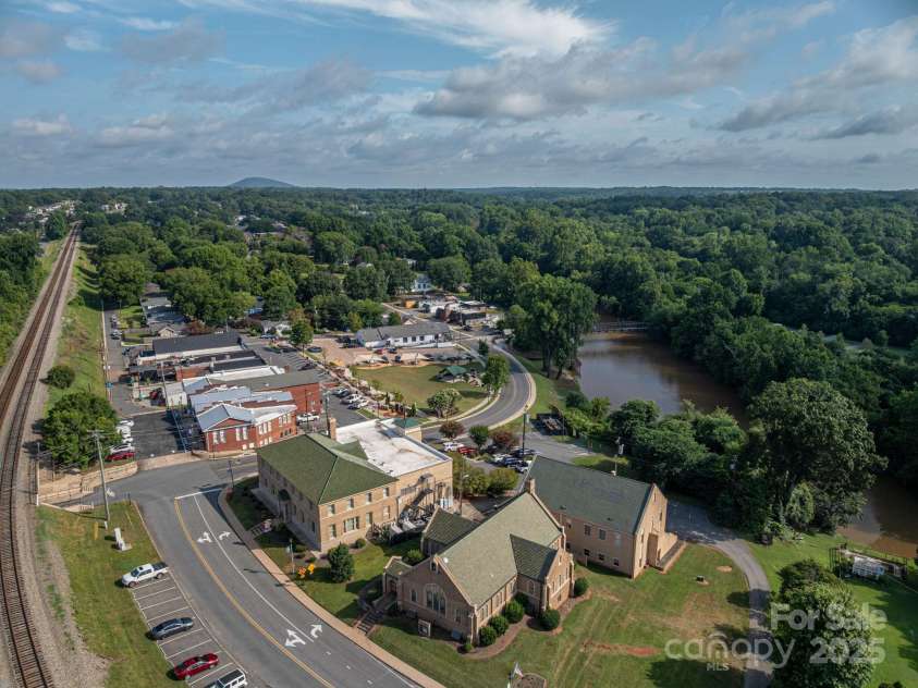 109 Riverside Drive, Cramerton, NC 28032.  MLS# CAR4281252, YatesRealty ID 32127. 