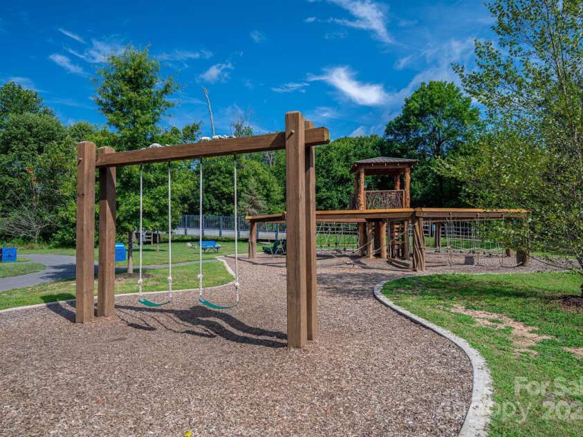 109 Riverside Drive, Cramerton, NC 28032.  MLS# CAR4281252, YatesRealty ID 32127. 