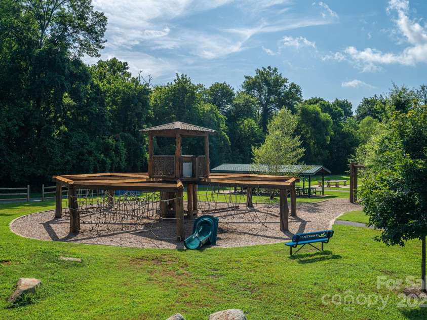 109 Riverside Drive, Cramerton, NC 28032.  MLS# CAR4281252, YatesRealty ID 32127. 