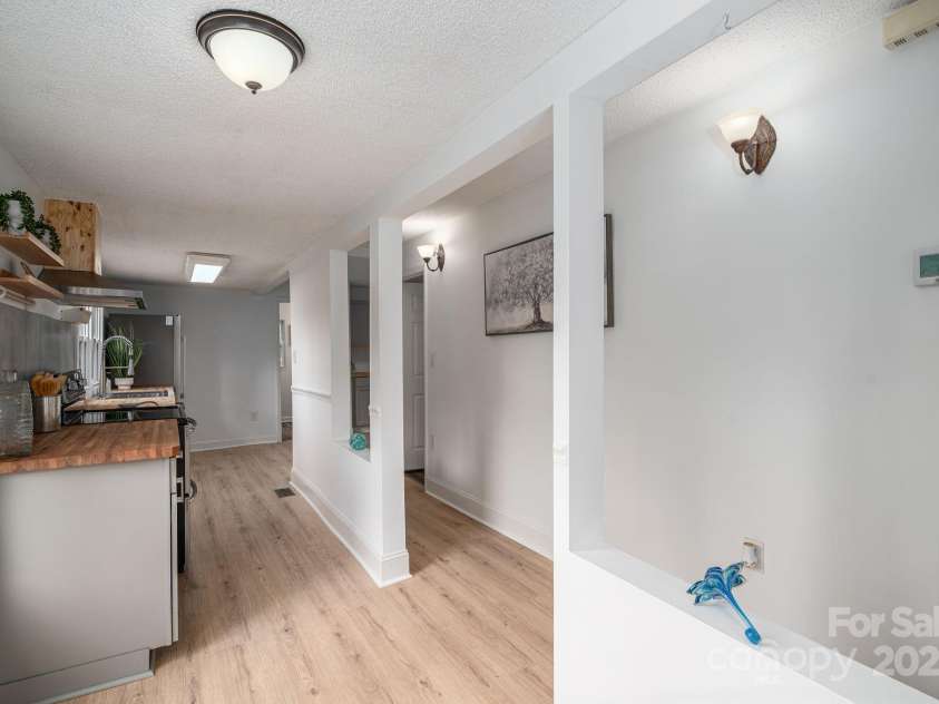 109 Riverside Drive, Cramerton, NC 28032.  MLS# CAR4281252, YatesRealty ID 32127. 