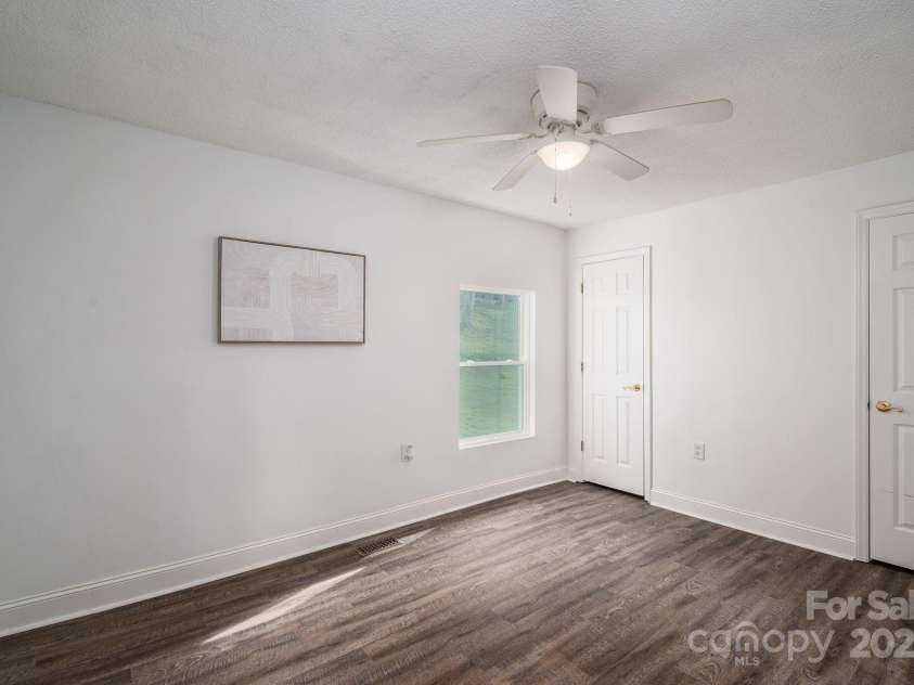 109 Riverside Drive, Cramerton, NC 28032.  MLS# CAR4281252, YatesRealty ID 32127. 