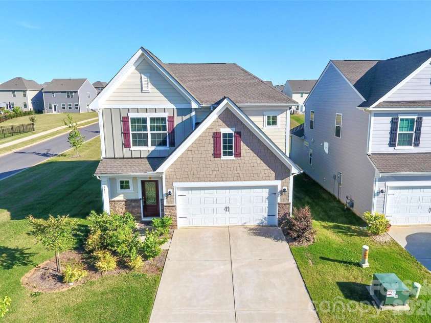 341 Runner Stone Lane, Fort Mill, SC 29715.  MLS# CAR4396094, YatesRealty ID 32127. 