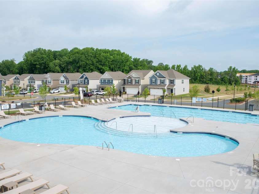 341 Runner Stone Lane, Fort Mill, SC 29715.  MLS# CAR4396094, YatesRealty ID 32127. 