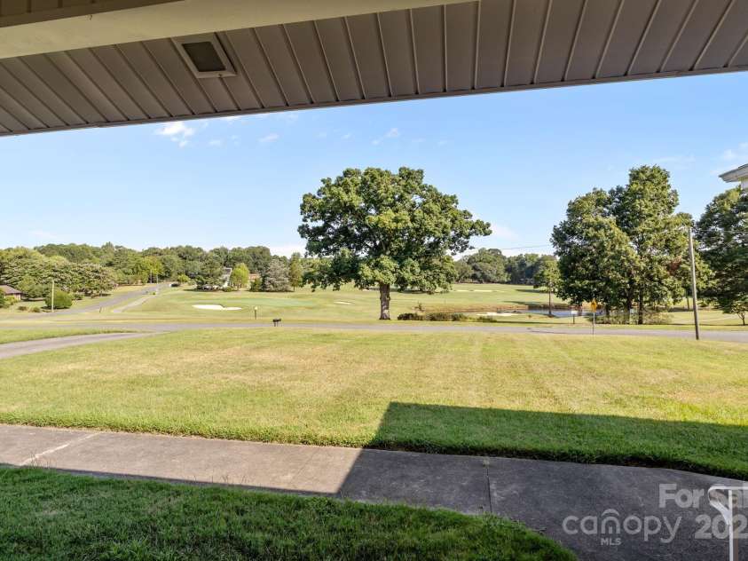 1314 Stoneyridge Drive, Charlotte, NC 28214.  MLS# CAR4285174, YatesRealty ID 32129. 