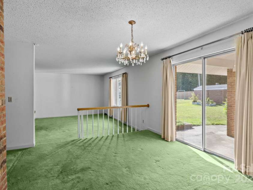 1314 Stoneyridge Drive, Charlotte, NC 28214.  MLS# CAR4285174, YatesRealty ID 32129. 