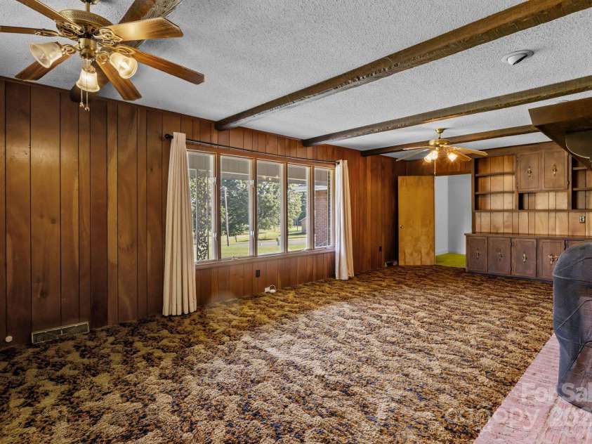 1314 Stoneyridge Drive, Charlotte, NC 28214.  MLS# CAR4285174, YatesRealty ID 32129. 
