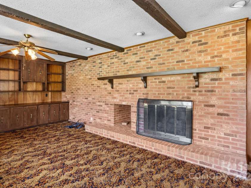 1314 Stoneyridge Drive, Charlotte, NC 28214.  MLS# CAR4285174, YatesRealty ID 32129. 