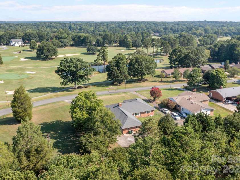 1314 Stoneyridge Drive, Charlotte, NC 28214.  MLS# CAR4285174, YatesRealty ID 32129. 