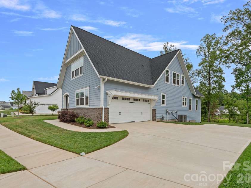 165 Little Indian Loop, Mooresville, NC 28117.  MLS# CAR4386689, YatesRealty ID 32129. 