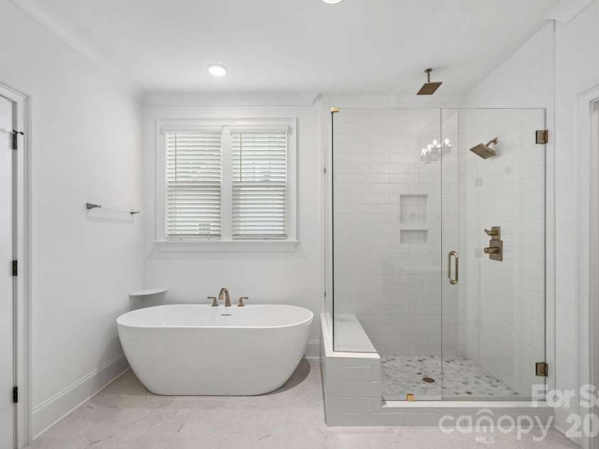 165 Little Indian Loop, Mooresville, NC 28117.  MLS# CAR4386689, YatesRealty ID 32129. Primary Bathroom
