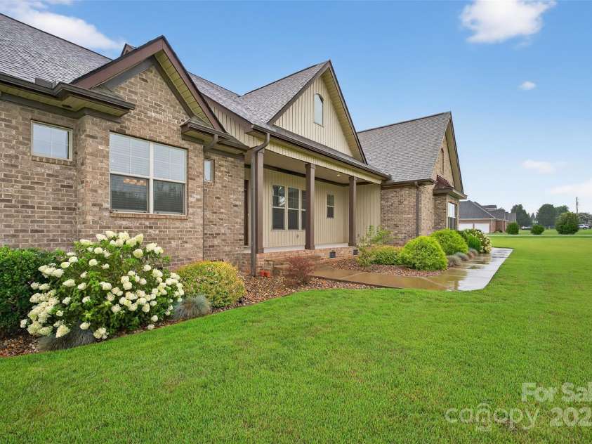 649 Sunny Slope Drive, Cowpens, SC 29330.  MLS# CAR4306944, YatesRealty ID 3213. 