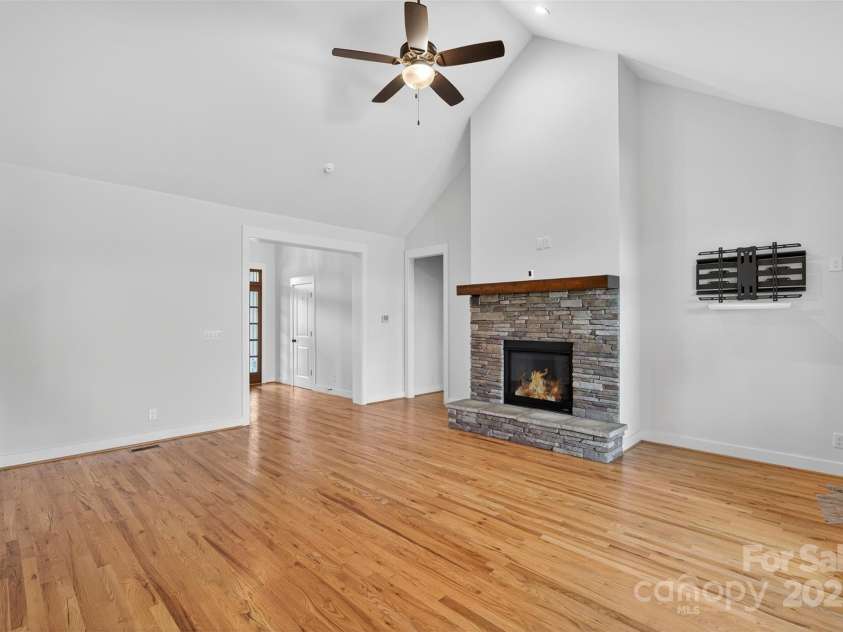 649 Sunny Slope Drive, Cowpens, SC 29330.  MLS# CAR4306944, YatesRealty ID 3213. 