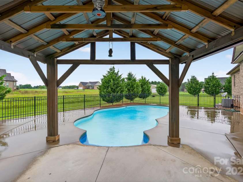 649 Sunny Slope Drive, Cowpens, SC 29330.  MLS# CAR4306944, YatesRealty ID 3213. 