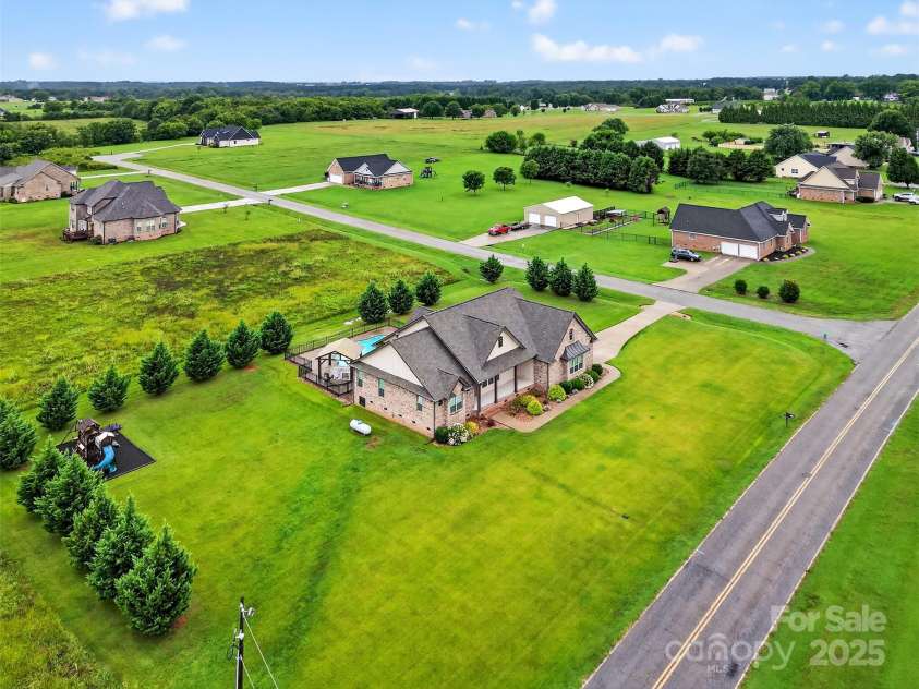 649 Sunny Slope Drive, Cowpens, SC 29330.  MLS# CAR4306944, YatesRealty ID 3213. 