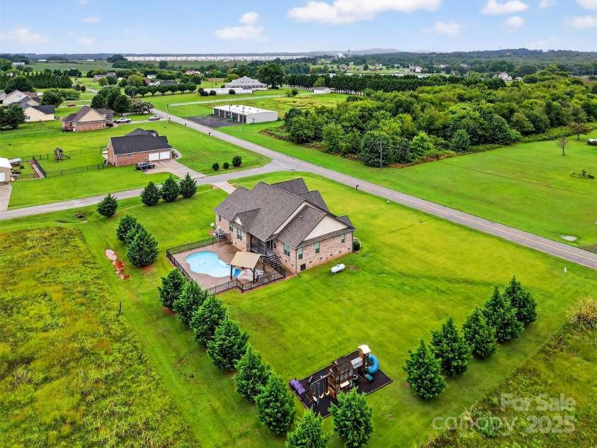 649 Sunny Slope Drive, Cowpens, SC 29330.  MLS# CAR4306944, YatesRealty ID 3213. 