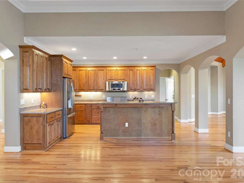 886 Soquili Drive, Brevard, NC 28712.  MLS# CAR4316756, YatesRealty ID 3213. Chef's kitchen