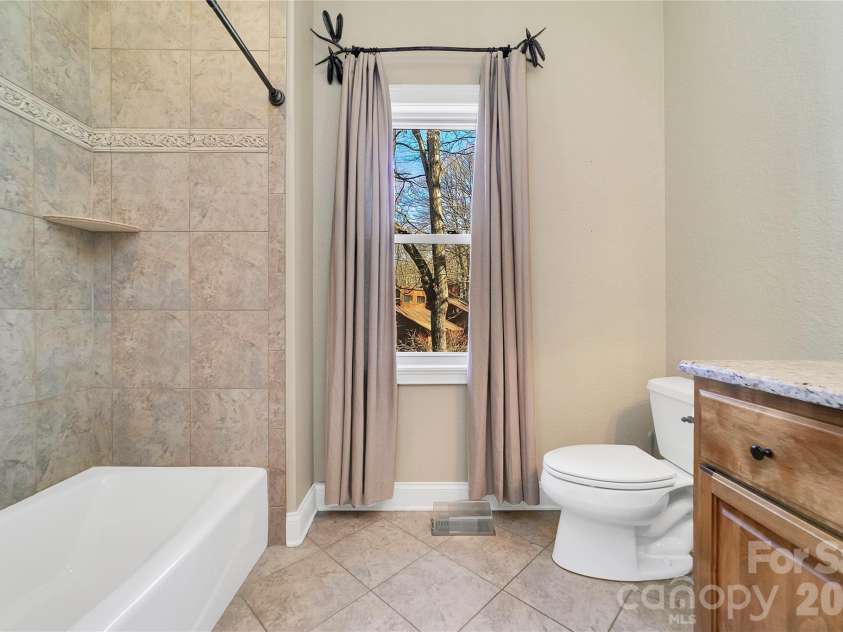 886 Soquili Drive, Brevard, NC 28712.  MLS# CAR4316756, YatesRealty ID 3213. Full Bath