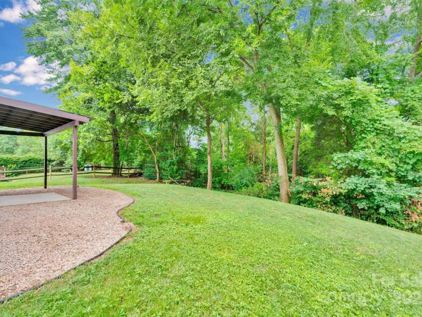 126 Matlen Drive, Mooresville, NC 28117.  MLS# CAR4279394, YatesRealty ID 32130. 