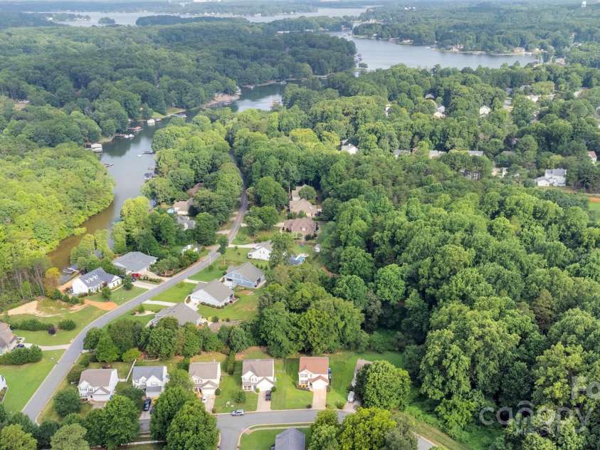 126 Matlen Drive, Mooresville, NC 28117.  MLS# CAR4279394, YatesRealty ID 32130. 
