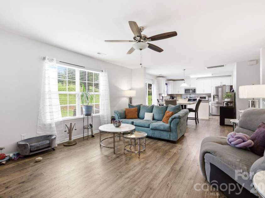 8502 Mansell Court, Charlotte, NC 28215.  MLS# CAR4395611, YatesRealty ID 32130. 