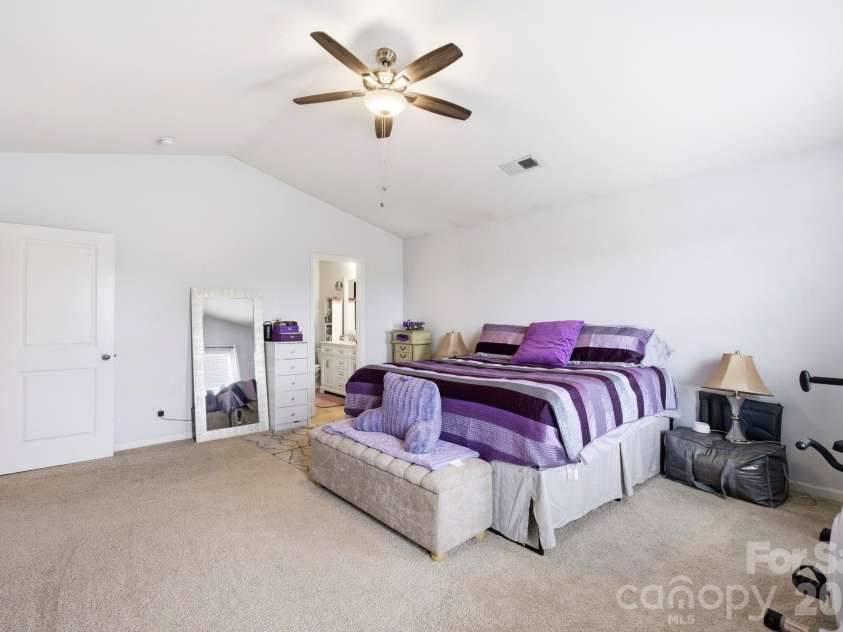 8502 Mansell Court, Charlotte, NC 28215.  MLS# CAR4395611, YatesRealty ID 32130. 