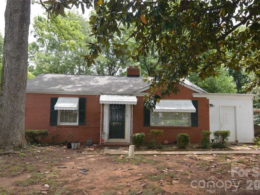 2111 Dickens Avenue, Charlotte, NC 28208.  MLS# CAR4395909, YatesRealty ID 32131. 