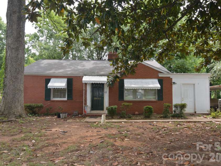 2111 Dickens Avenue, Charlotte, NC 28208.  MLS# CAR4395909, YatesRealty ID 32131. 