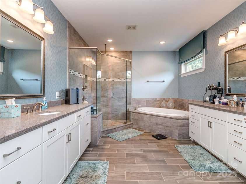 114 Reserve Lane, Fort Mill, SC 29707.  MLS# CAR4260239, YatesRealty ID 32134. 