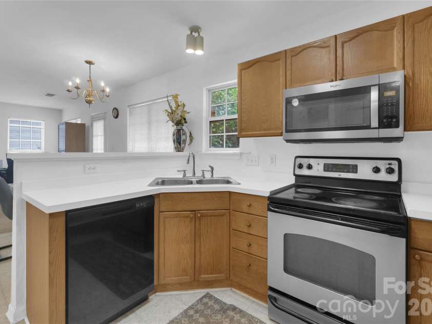 12009 Silvercrest Drive, Charlotte, NC 28215.  MLS# CAR4396189, YatesRealty ID 32135. 