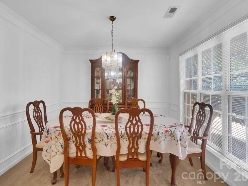 12009 Silvercrest Drive, Charlotte, NC 28215.  MLS# CAR4396189, YatesRealty ID 32135. 