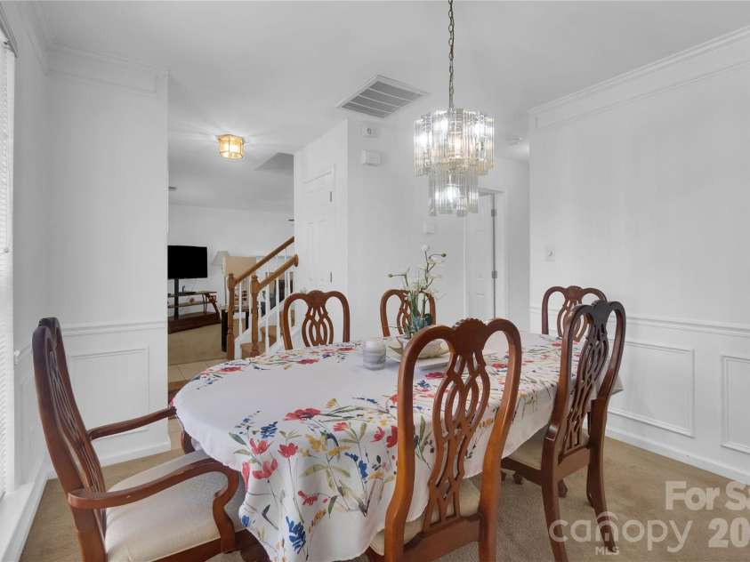 12009 Silvercrest Drive, Charlotte, NC 28215.  MLS# CAR4396189, YatesRealty ID 32135. 