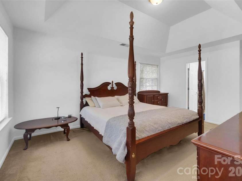 12009 Silvercrest Drive, Charlotte, NC 28215.  MLS# CAR4396189, YatesRealty ID 32135. 