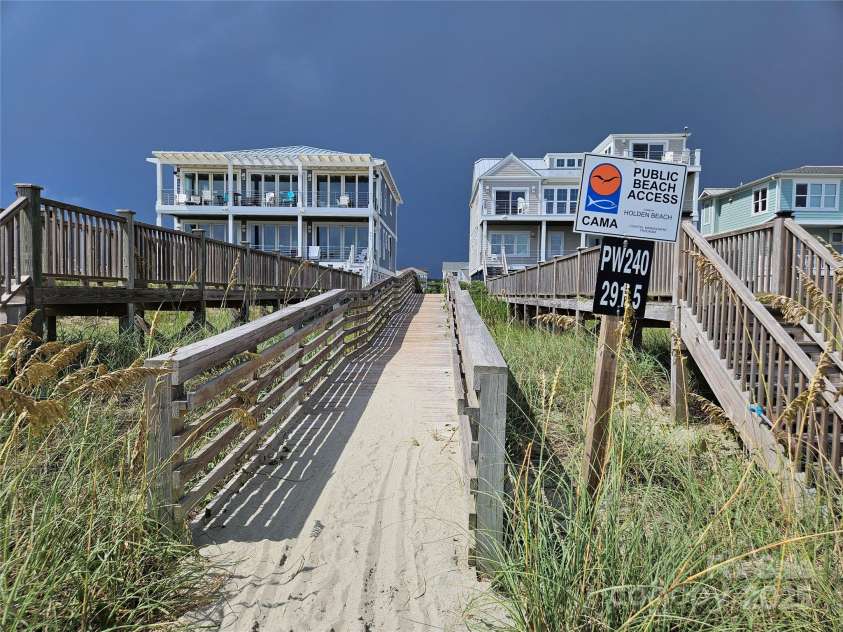 281 Brunswick Avenue, Holden Beach, NC 28462.  MLS# CAR4289276, YatesRealty ID 32135. Beach Walkway is just a short one block walk!