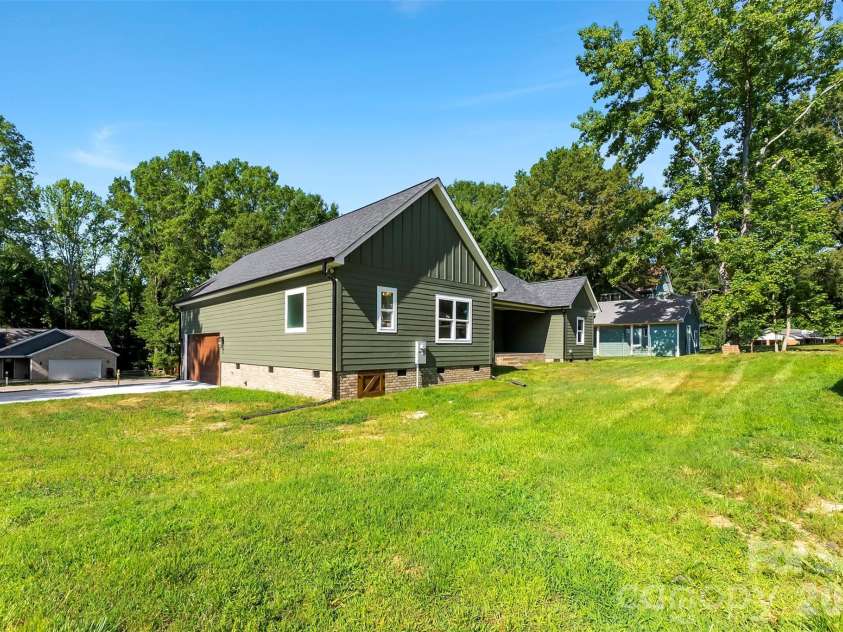 153 Reading Street, York, SC 29745.  MLS# CAR4395435, YatesRealty ID 32136. 