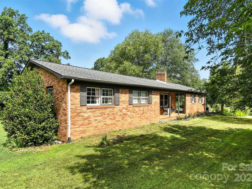 149 Liz Drive, Statesville, NC 28625.  MLS# CAR4289464, YatesRealty ID 32137. 