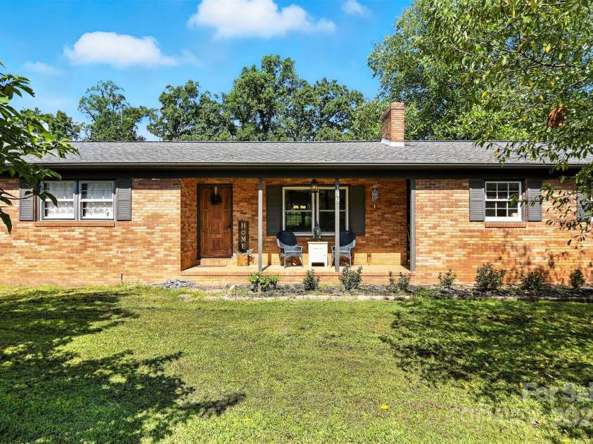 149 Liz Drive, Statesville, NC 28625.  MLS# CAR4289464, YatesRealty ID 32137. 