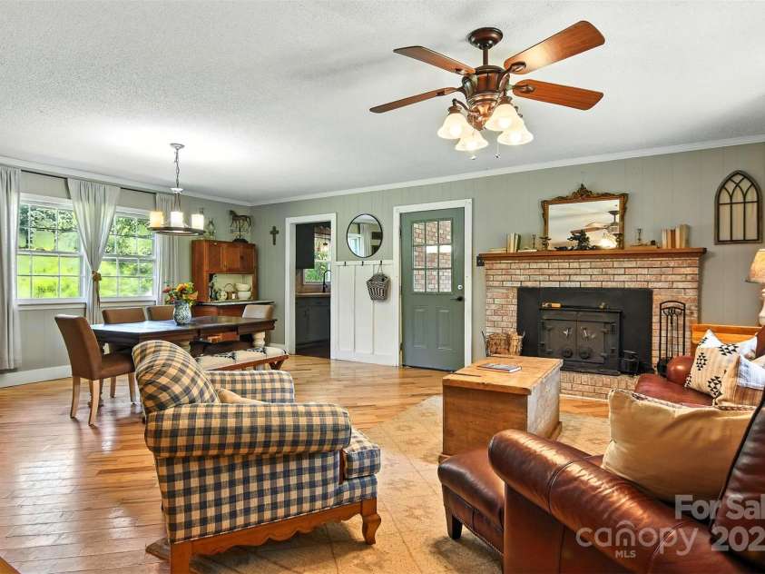 149 Liz Drive, Statesville, NC 28625.  MLS# CAR4289464, YatesRealty ID 32137. 