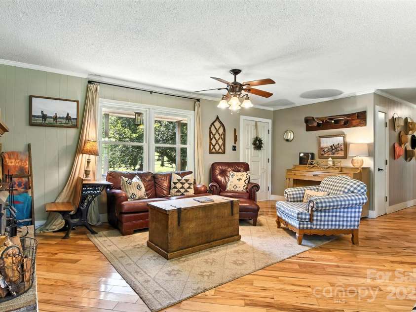 149 Liz Drive, Statesville, NC 28625.  MLS# CAR4289464, YatesRealty ID 32137. 