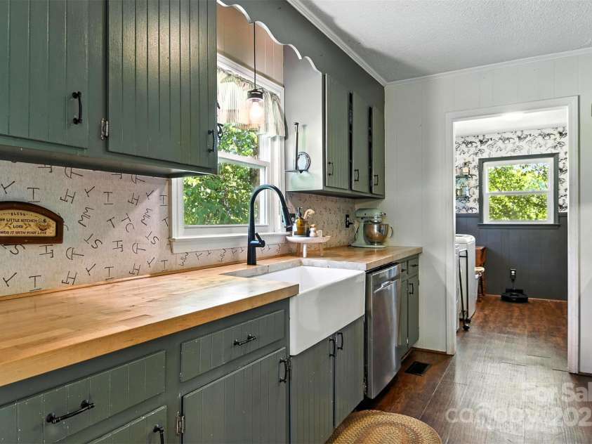 149 Liz Drive, Statesville, NC 28625.  MLS# CAR4289464, YatesRealty ID 32137. 