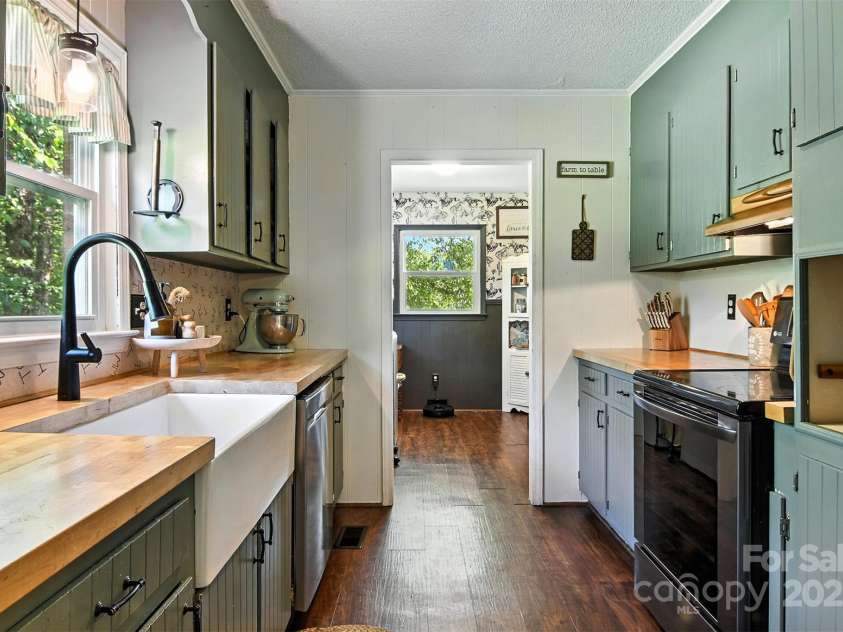 149 Liz Drive, Statesville, NC 28625.  MLS# CAR4289464, YatesRealty ID 32137. 