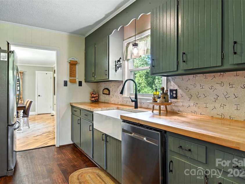 149 Liz Drive, Statesville, NC 28625.  MLS# CAR4289464, YatesRealty ID 32137. 