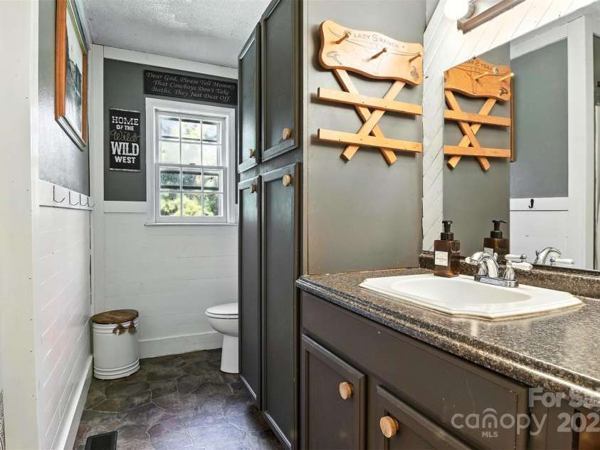 149 Liz Drive, Statesville, NC 28625.  MLS# CAR4289464, YatesRealty ID 32137. 