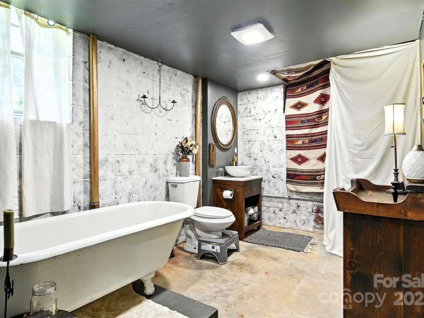 149 Liz Drive, Statesville, NC 28625.  MLS# CAR4289464, YatesRealty ID 32137. 