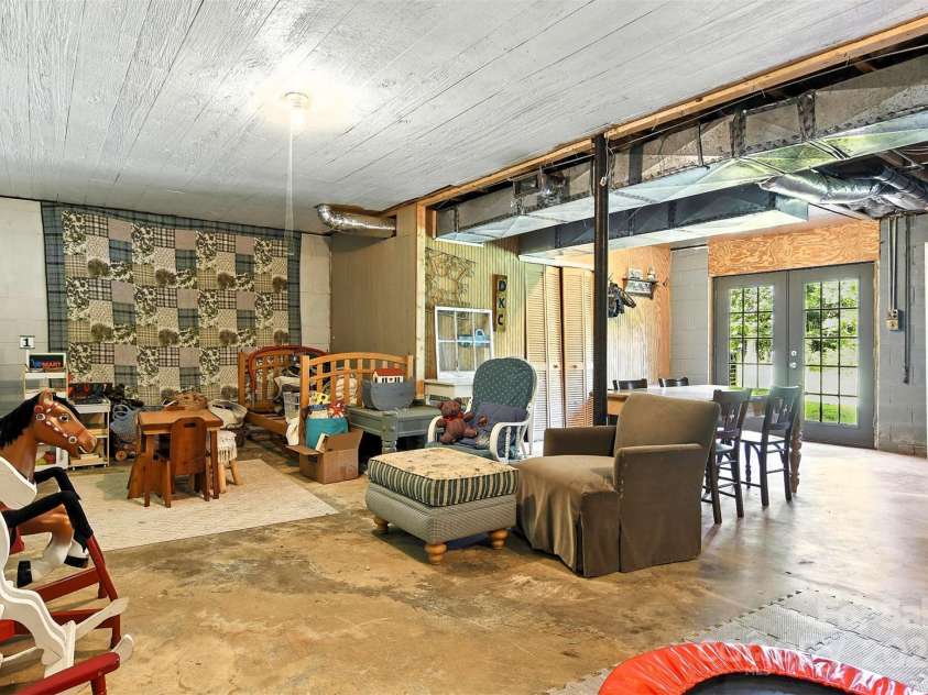 149 Liz Drive, Statesville, NC 28625.  MLS# CAR4289464, YatesRealty ID 32137. 