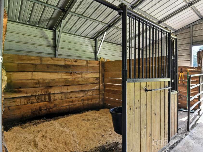 149 Liz Drive, Statesville, NC 28625.  MLS# CAR4289464, YatesRealty ID 32137. 